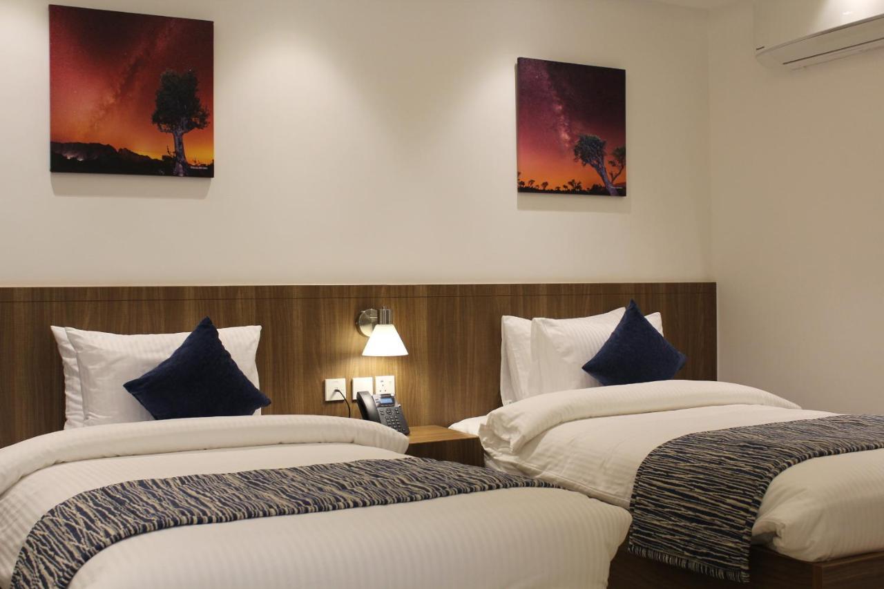 Duqm Express Hotel Ngoại thất bức ảnh
